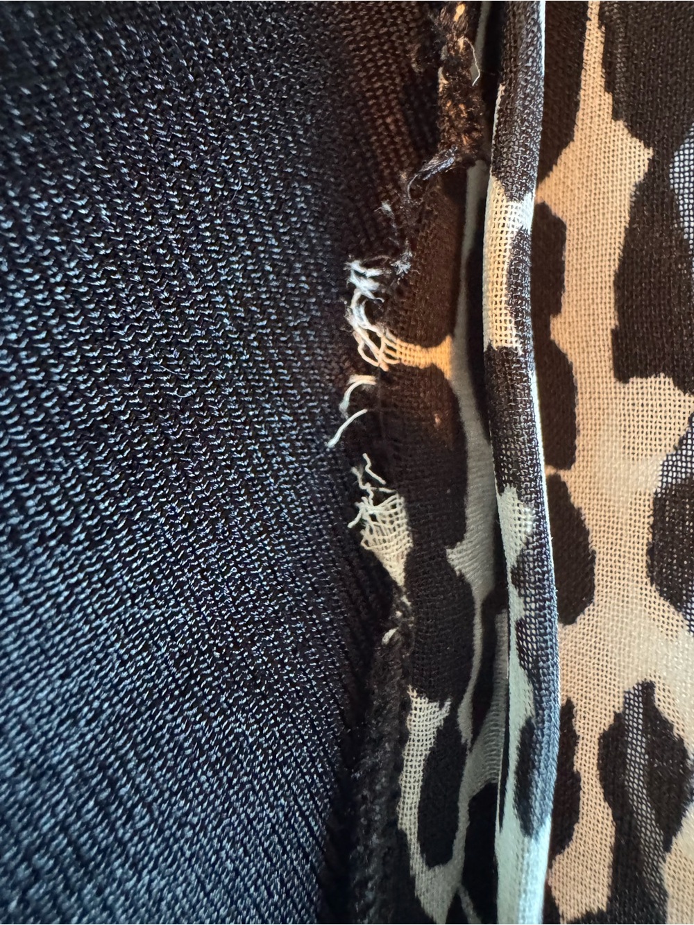 Chico’s 0 Travelers Black White Leopard Scissor Pleated Layer Vest 4 6 stretch S - Picture 10 of 12